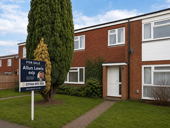 5 Bedroom Semi Detached House For Sale In Hallett Walk, Canterbury, CT1