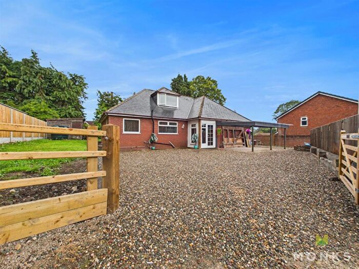 3 Bedroom Detached Bungalow For Sale In Middleton Road, Oswestry, SY11