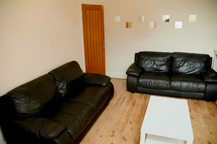 4 Bedroom Flat To Rent In Parkfield Street, Manchester, M14