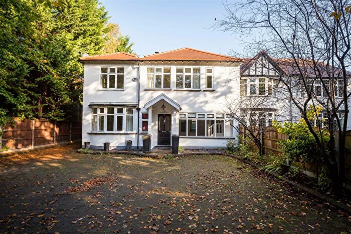 5 Bedroom Detached House To Rent In Adlington Road, Wilmslow, Cheshire, SK9