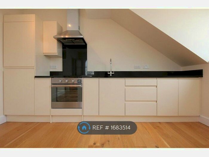 1 Bedroom Flat To Rent In Lebanon Gardens, London, SW18
