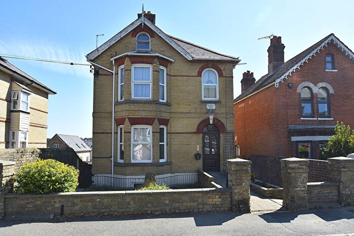 1 Bedroom Flat To Rent In Newport Road, Cowes, PO31