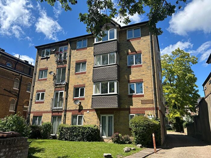 1 Bedroom Flat For Sale In Selhurst Road, South Norwood, SE25