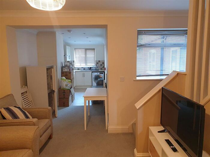 3 Bedroom Semi-Detached House To Rent In Pretoria Road, Canterbury, CT1