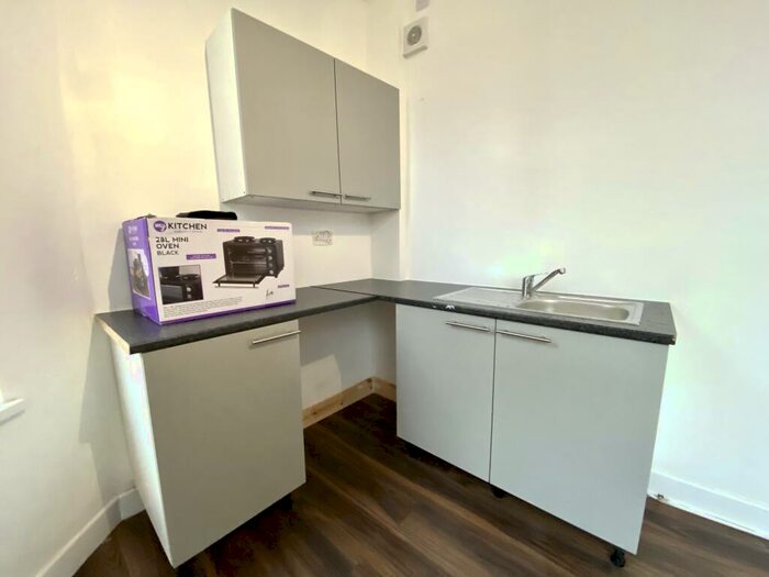 Studio To Rent In Stratford Road, Sparkhill, Birmingham, B11