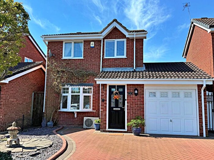 3 Bedroom Detached House For Sale In Manta Road, Dosthill, Tamworth, B77
