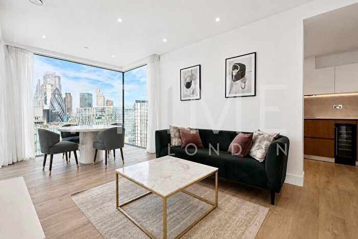2 Bedroom Flat For Sale In Cassia House, Piazza Walk, Goodman’S Fields, E1