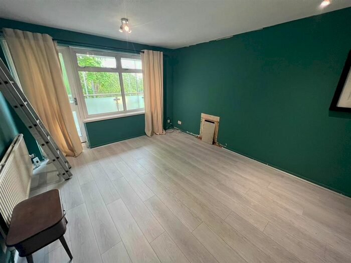 1 Bedroom Flat To Rent In Bronllys Place, Croesyceiliog, Cwmbran, NP44