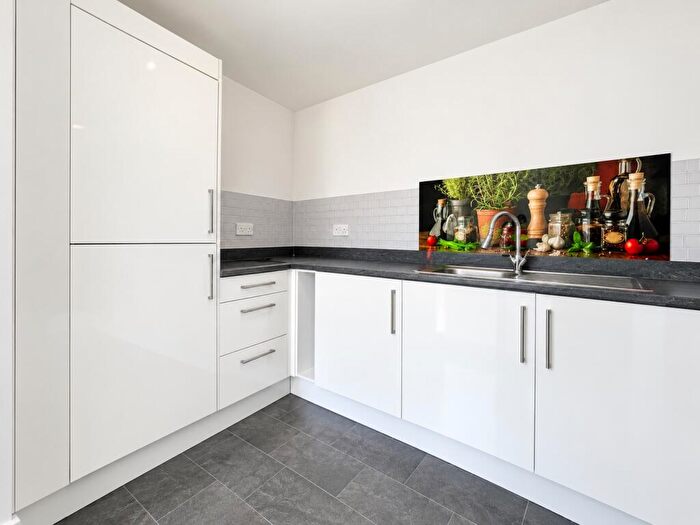 2 Bedroom Flat To Rent In Swanley, BR8