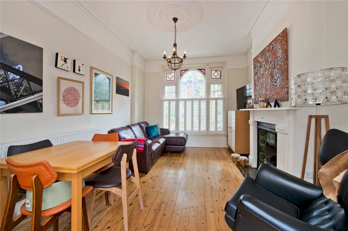 2 Bedroom Flat To Rent In Wandsworth Bridge Road, London, SW6