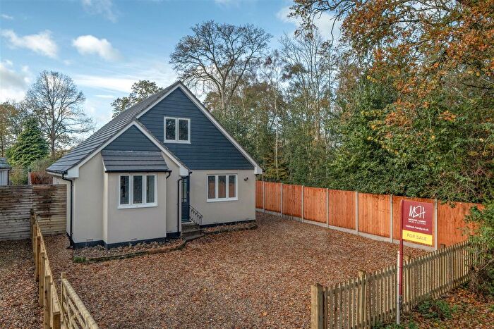 4 Bedroom Chalet For Sale In Honey Hill, Wokingham, Berkshire, RG40