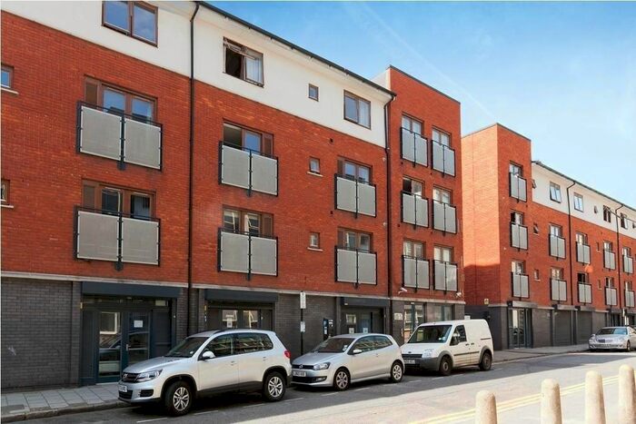 2 Bedroom Flat To Rent In Atlantic House, Waterson Street, E2