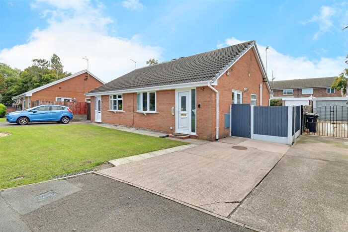 2 Bedroom Semi-detached Bungalow For Sale In Somerley Close, Crewe, CW1