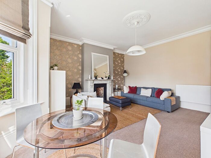 2 Bedroom Flat To Rent In Southview, Craneswater Park, PO4