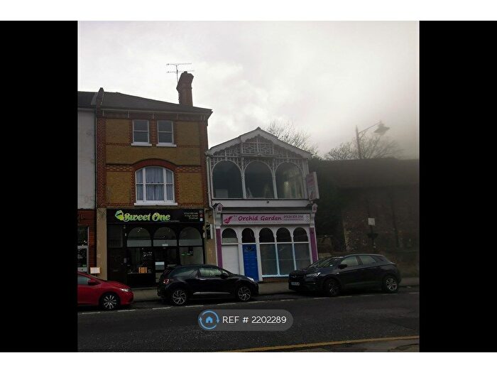 3 Bedroom Flat To Rent In High Street, Chatham, ME4