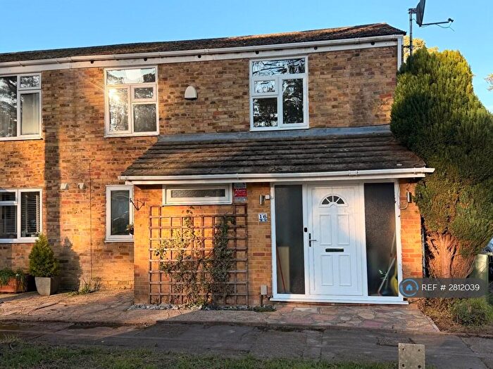 4 Bedroom Semi Detached House To Rent In Bucklebury, Bracknell, RG12