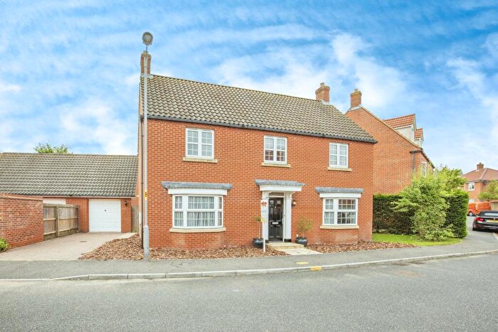 4 Bedroom Detached House To Rent In Peregrine Mews, Round House Park, NR4