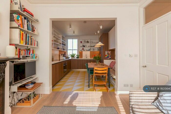 4 Bedroom Maisonette To Rent In Crescent Road, London, N22