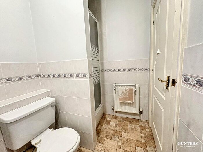 1 Bedroom Flat For Sale In Old Bank Road, Earlsheaton, Dewsbury, WF12