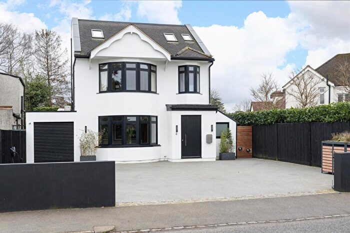 5 Bedroom Detached House For Sale In Burntwood Lane, Caterham, CR3