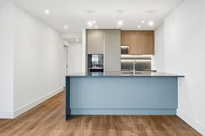 1 Bedroom Flat To Rent In Bow View Apartments, Bow Green, London, E3