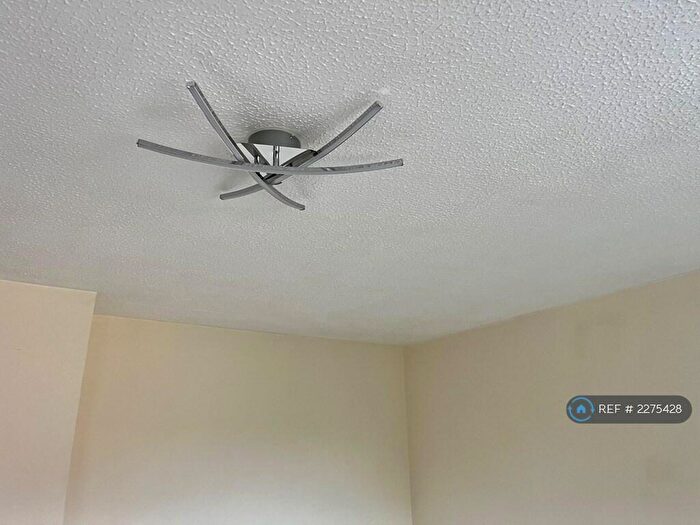 1 Bedroom Flat To Rent In Pettingrew Close, Walnut Tree, Milton Keynes, MK7