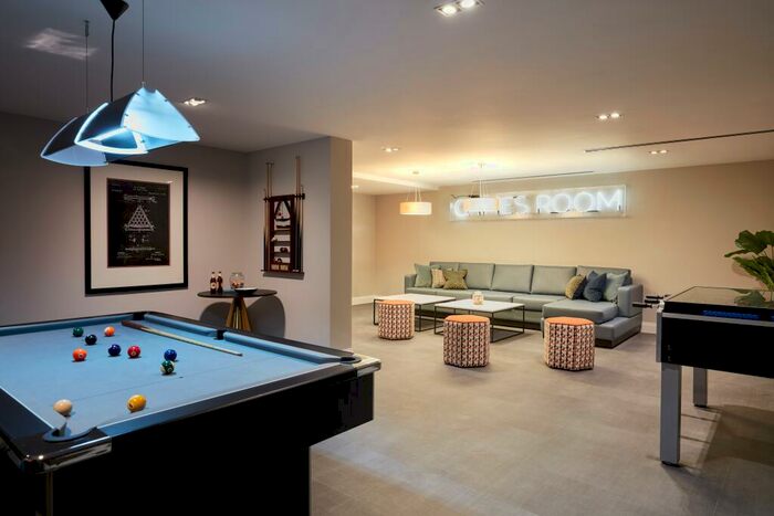 2 Bedroom Flat For Sale In Inglis Way, Mill Hill, NW7