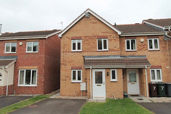 3 Bedroom Town House To Rent In Ravenna Close, Barnsley, S70