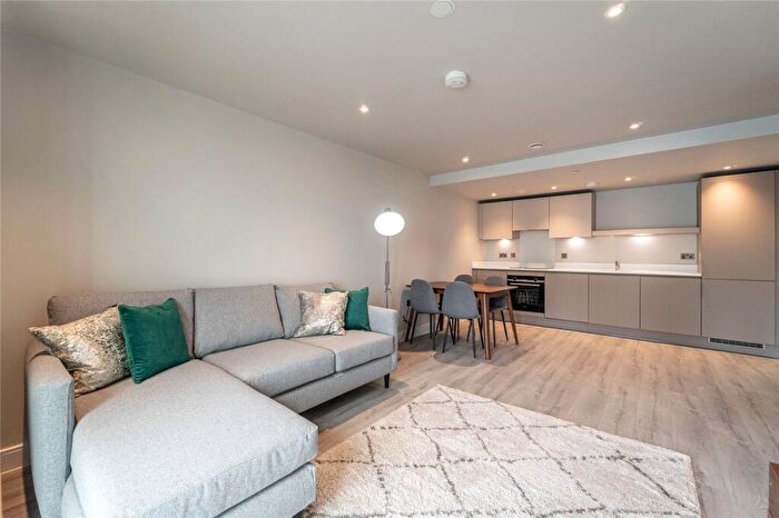 2 Bedroom Apartment To Rent In St Martins Place, Broad Street, Birmingham, West Midlands, B15