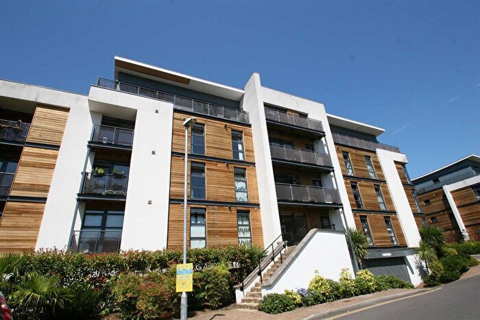 2 Bedroom Flat To Rent In Scott Avenue, London, SW15