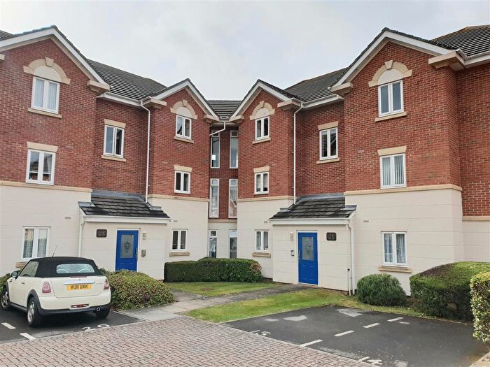 2 Bedroom Apartment To Rent In Hayling Close, Gosport, PO12