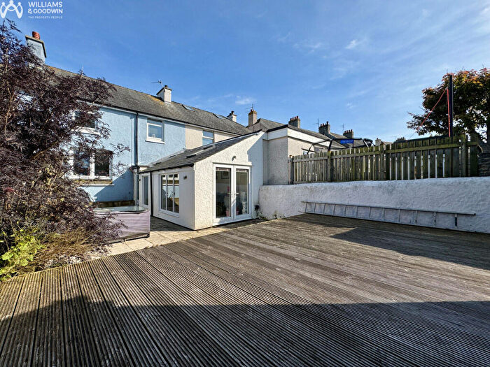 3 Bedroom Terraced House For Sale In Gwelfor Avenue, Holyhead, LL65