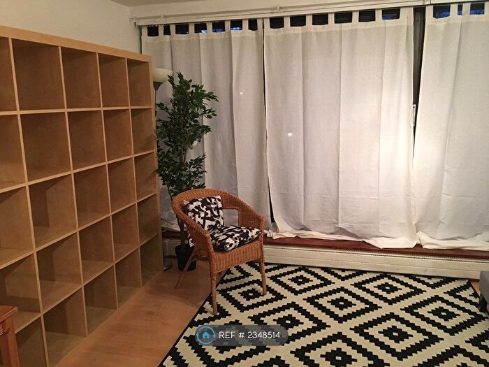 4 Bedroom Terraced House To Rent In Oakshott Court, London, NW1