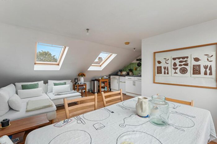 2 Bedroom Flat To Rent In Mortimer Road, London, NW10