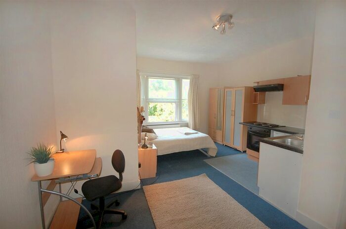 Studio To Rent In Russell Road, Kensington / Olympia, W14