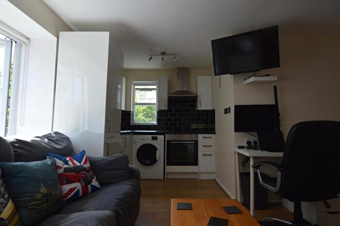 Studio To Rent In Doveney Close Orpington, BR5