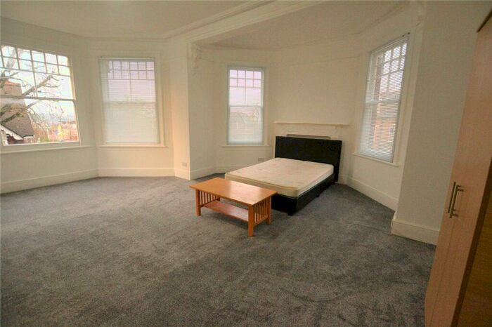 Studio To Rent In Haslemere Road, Crouch End, London, N8