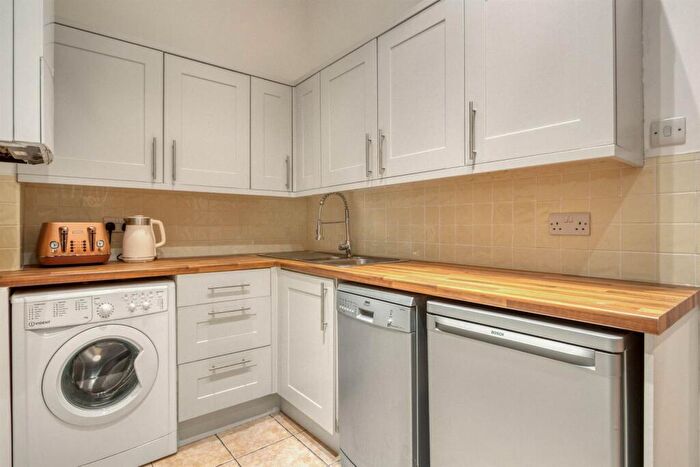 Studio For Sale In Park Road, London, N14