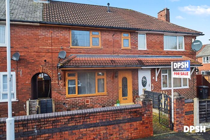 2 Bedroom Terraced House For Sale In East Grange Square, Leeds, LS10