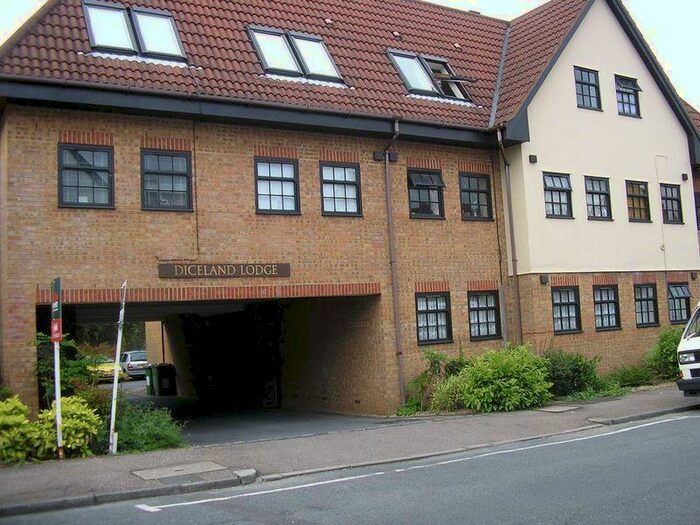1 Bedroom Flat To Rent In Banstead, SM7