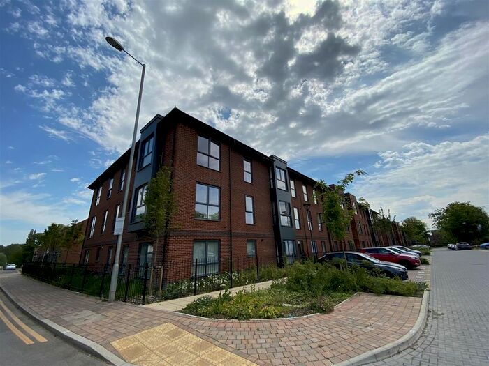 2 Bedroom Flat To Rent In Defiant House, Kellett Street, Uxbridge, UB10