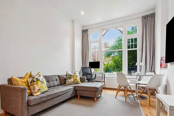 2 Bedroom Flat To Rent In Peterborough Road, South Park, SW6