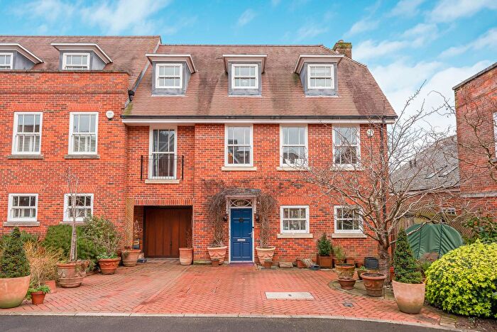 4 Bedroom End Of Terrace House For Sale In Miller Close, Redbourn, AL3