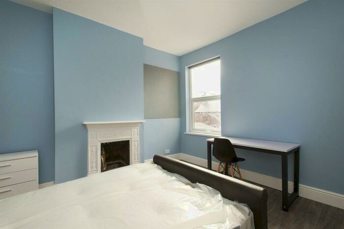 5 Bedroom Detached House To Rent In Derby Grove, Lenton, NG7