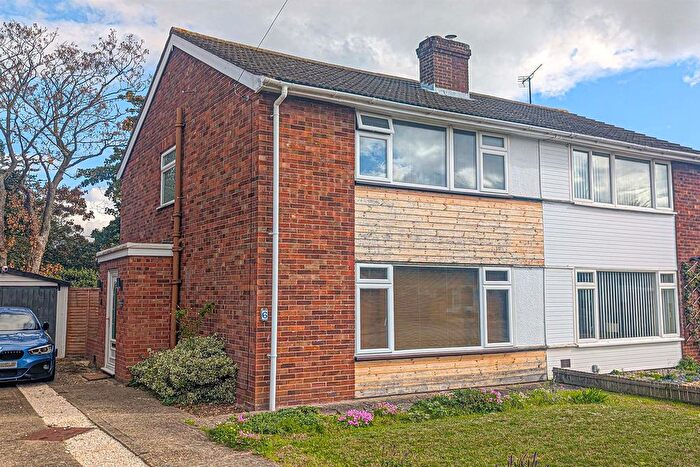 3 Bedroom Semi-detached House For Sale In Melrose Gardens, Newmarket, CB8