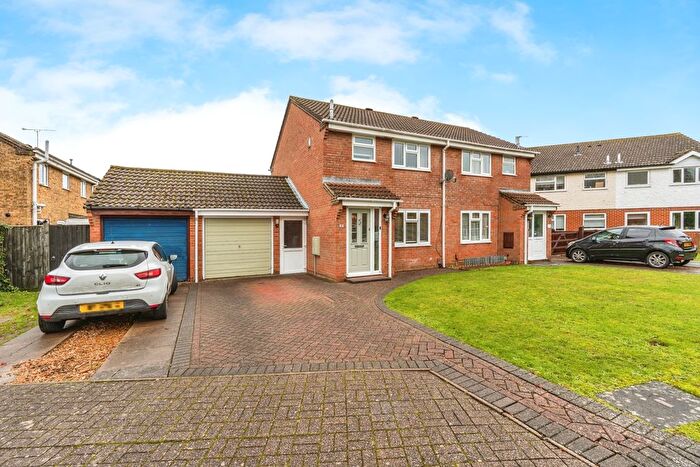 3 Bedroom Semi Detached House For Sale In Meredith Gardens, Totton, Southampton, Hampshire, SO40