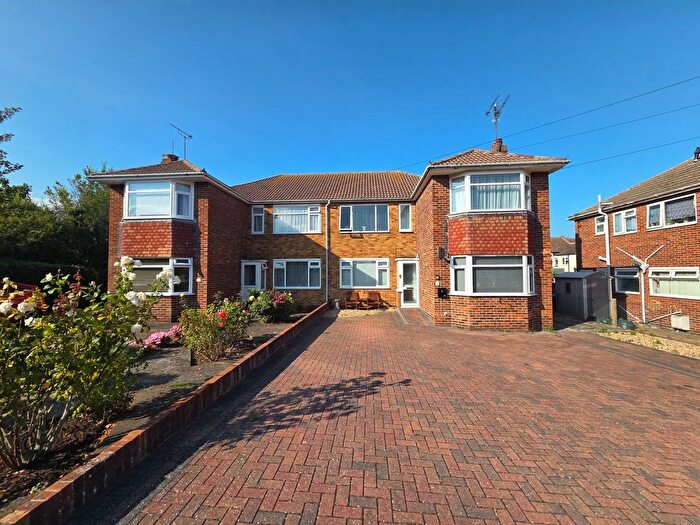 2 Bedroom Maisonette For Sale In Yarrow Close, Broadstairs, CT10