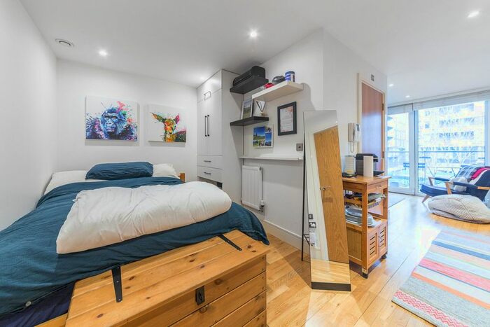 Studio To Rent In 25 Indescon Square, Canary Wharf, London E14