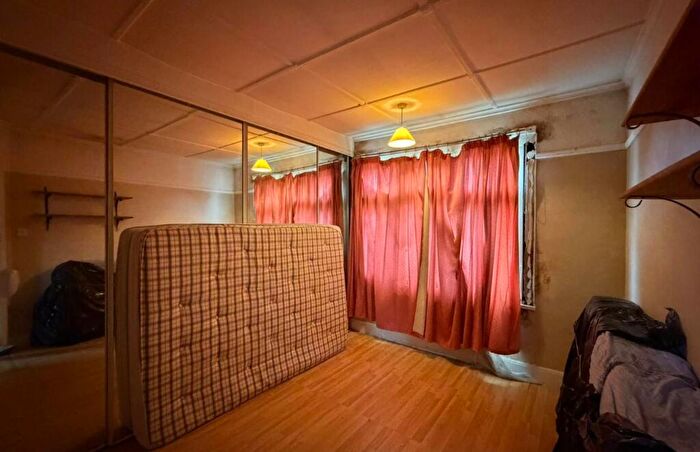 2 Bedroom Semi-Detached House For Sale In Carterhatch Road, Enfield, Middlesex, EN3