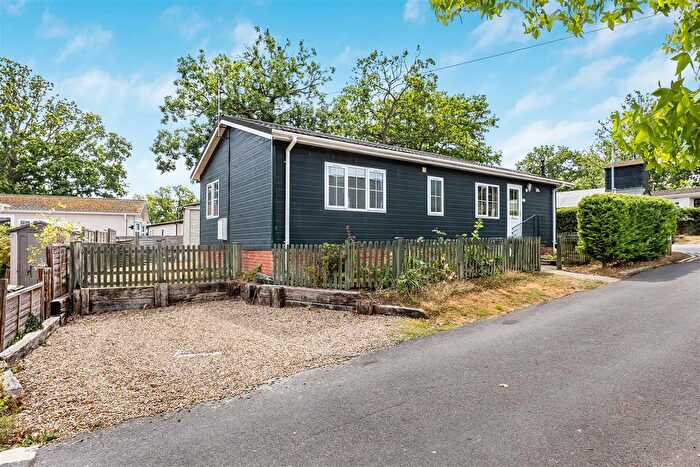 2 Bedroom Park Home For Sale In Garston Park, Tilehurst, Reading, RG31